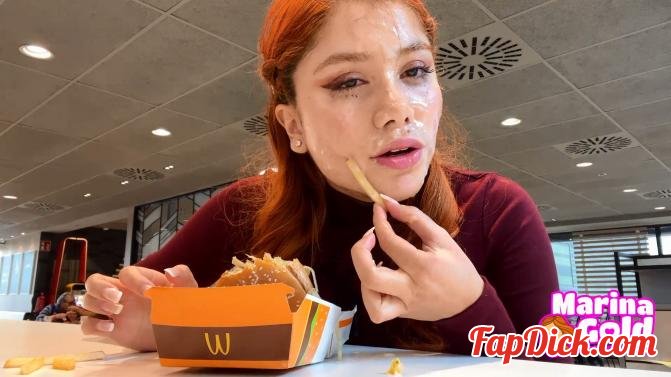 Marina Gold - CUM DRENCHED Teen Eats A Burguer Bukkake [FullHD 1080p]