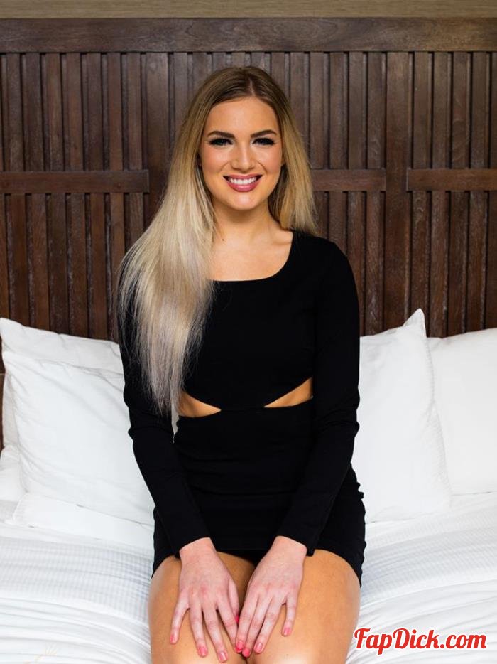 Christina Daniel - 19 Years Old - E400 - Casting [FullHD 1080p]