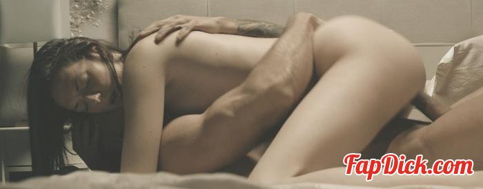 Isabela De Laa - Lost In You [FullHD 1080p]