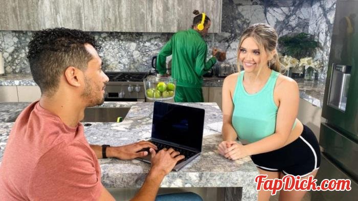 Angie Faith - Big Naturals Kitchen Cheater [FullHD 1080p]