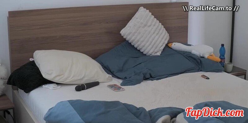 Reallifecam - Estera Get Horny And Have Hot Dildo Pussy Bate 27.08.2025 [SD 600P]  