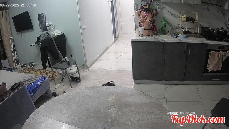 Voyeur-House - Andreza And Yaroslav Quickie Sex On Table Kitchen 01.09.2025 [HD 720P]  