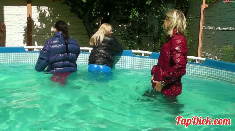 fetishalina - Mit Christina und Jackie in Daunenjacken und Gummi Leggins im Pool [FullHD 1080P]  (MyDirtyHobby)