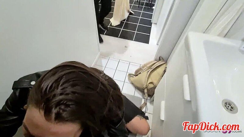 German-Scout - Deutscher riskanter offentlicher FFM Dreier Sex im Mobelgeschaft - ... [FullHD 1080P]  (MyDirtyHobby)