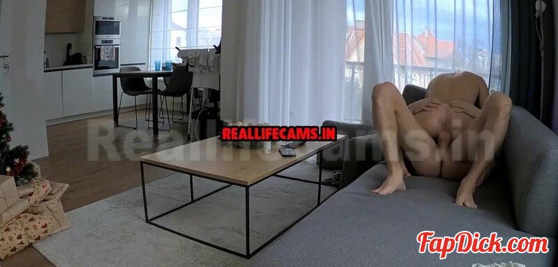 Reallifecam - Barbie Sucks His Cock And Has Sex With Ken While Sucking His Toes On The Couch 12.10.2025 [SD 616P]  