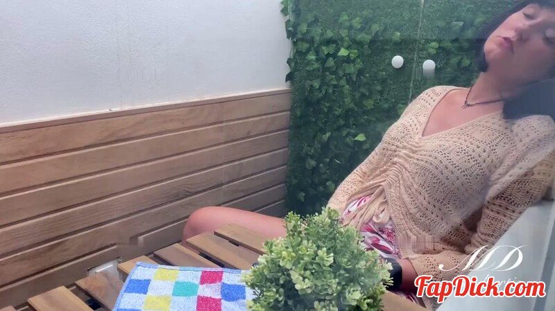 Miss-Doertie - In der Mittagspause abgefingert [FullHD 1080P]  (MyDirtyHobby)