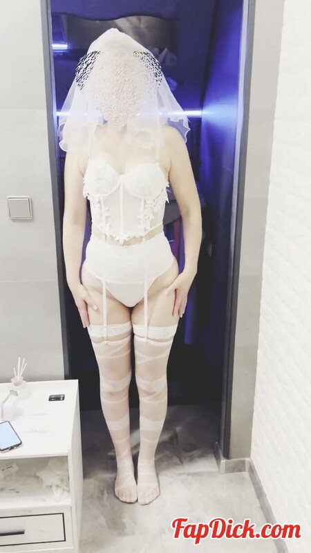 SashMash - Hotwife Posiert Im Brautkostum [FullHD 1080P]  (MyDirtyHobby)