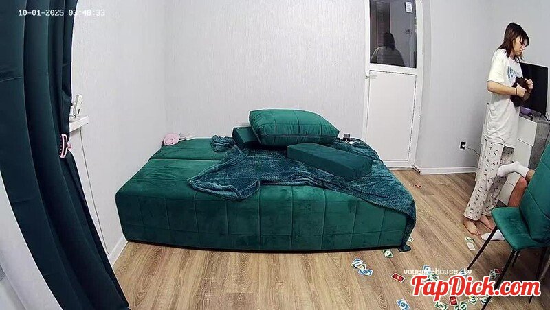 Voyeur-House - Luna And Friends Naked Kissing Fun 14.10.2025 Cam 2 [HD 720P]  