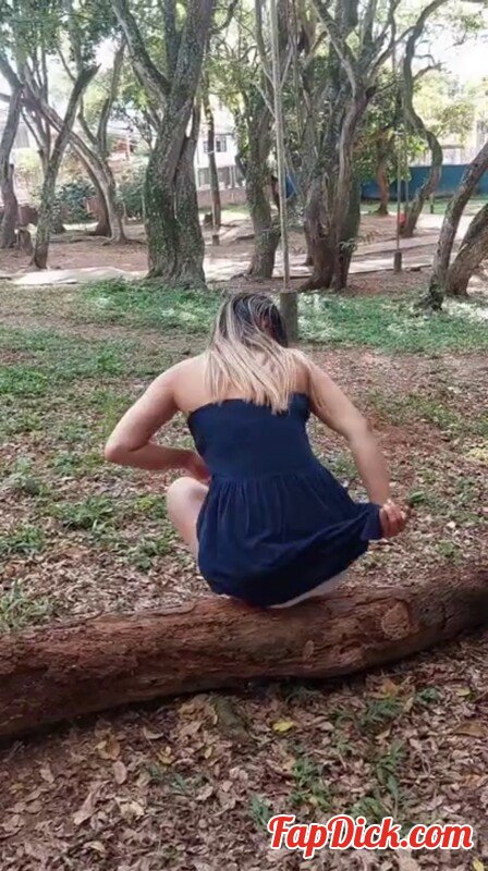 NataschaDirty – watch me fill my panties with poop in the forest [SD 404P]  