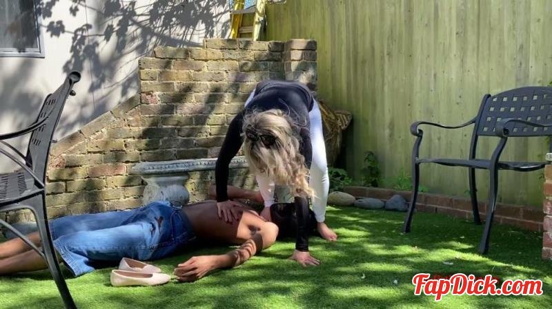 Sadistic Queens - Squishysax - Miss Courtney - I Want To Crush Your Esophagus [FullHD 1080P]  