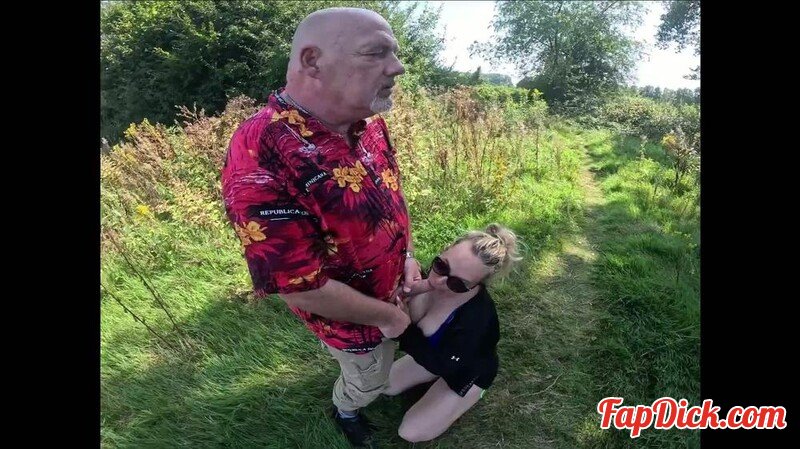 BeverlyAthaliavip - Outdoor Blowjob. Alter Mann verfuhrt mich. EGON KOWALSKI [FullHD 1080P]  (MyDirtyHobby)